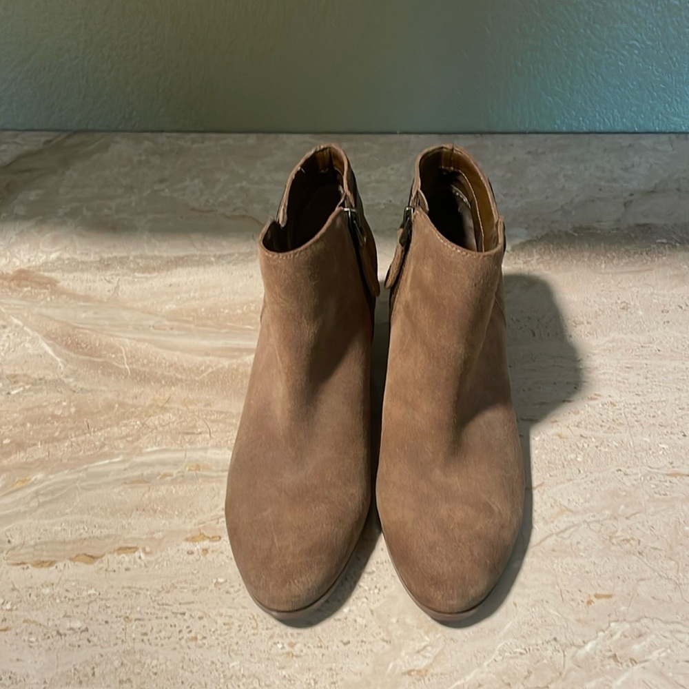 Guess Women’s Tan Leather Suede Heeled Ankle Boots Size 8